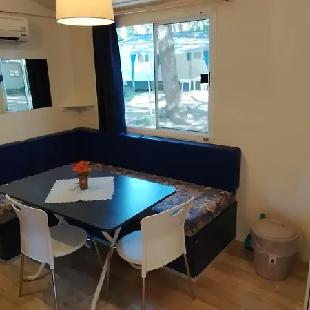 בית נופש Mipro Mobilhome 5 *