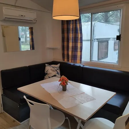 Mipro Mobilhome 5 Hébergement de vacances *