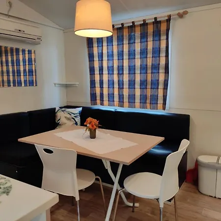 Mipro Mobilhome 5 Hébergement de vacances *